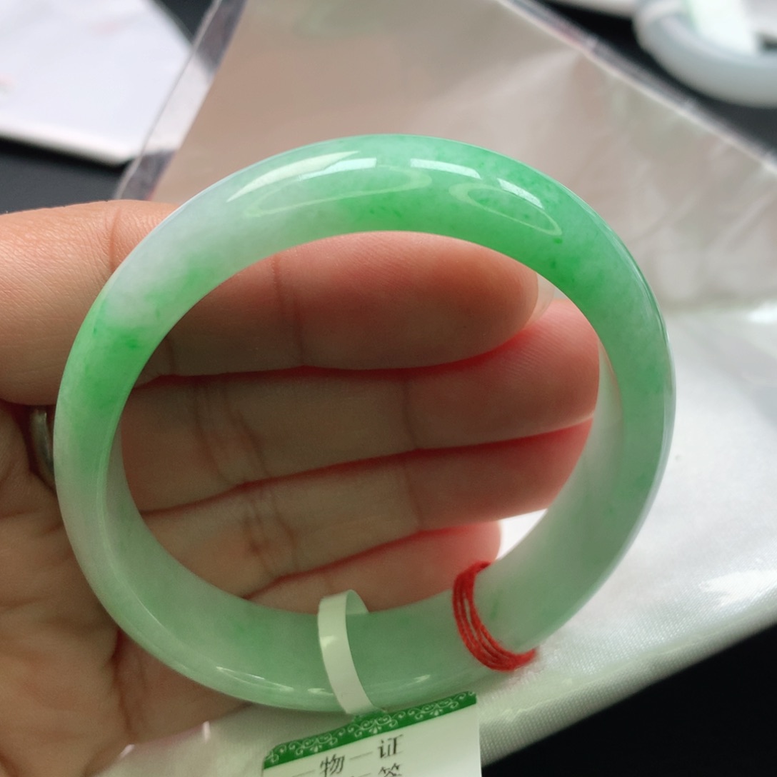 翡翠手镯未镶嵌贵妃54