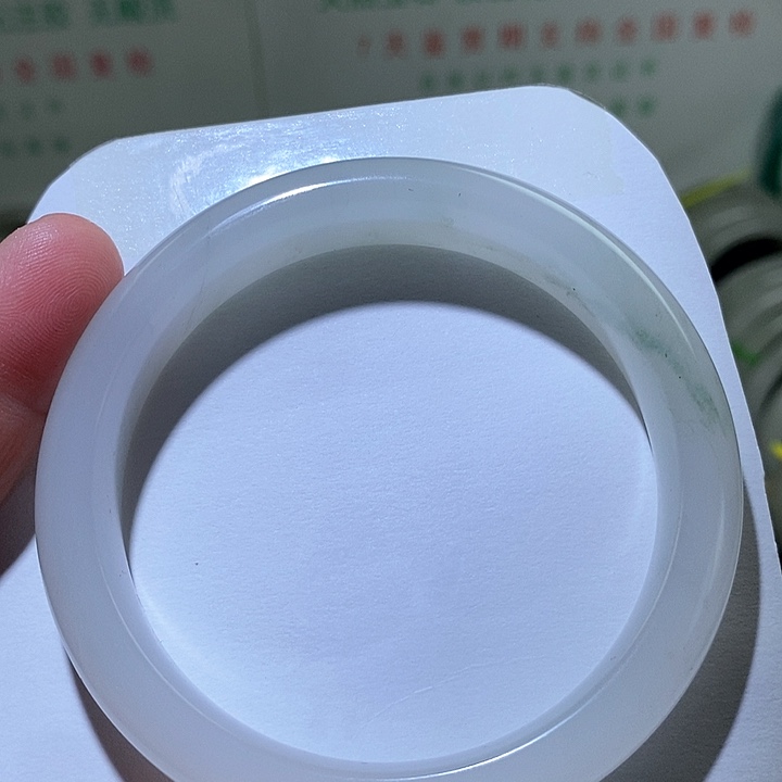 石英质玉未镶嵌手镯