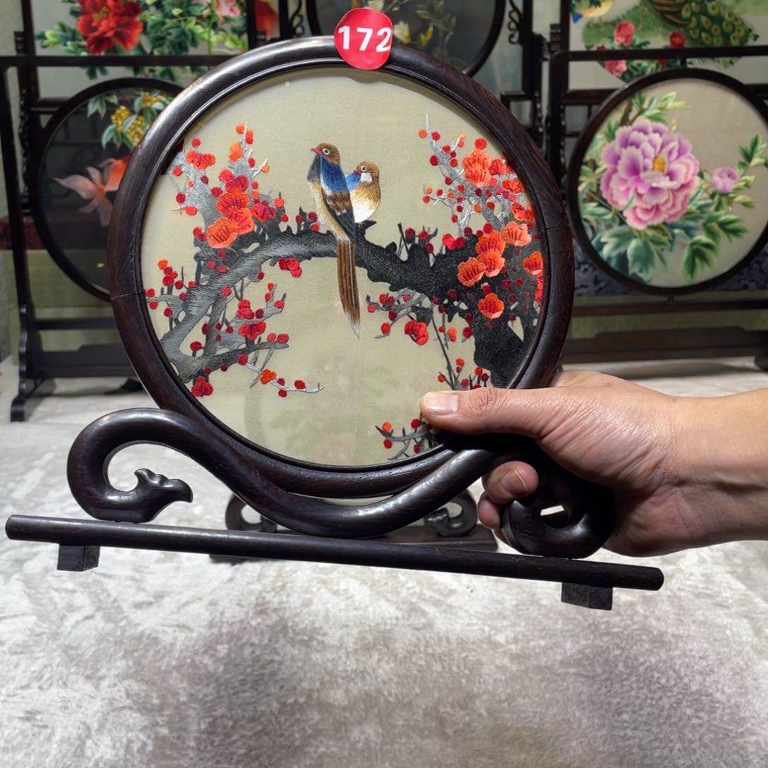 刺绣非遗传承摆件