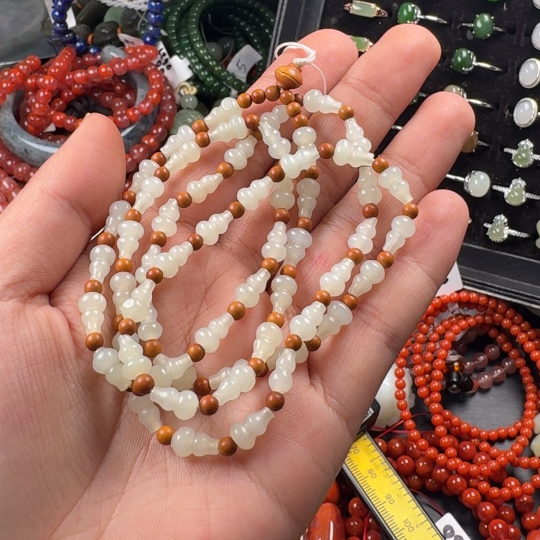 和田玉未镶嵌珠宝奇石