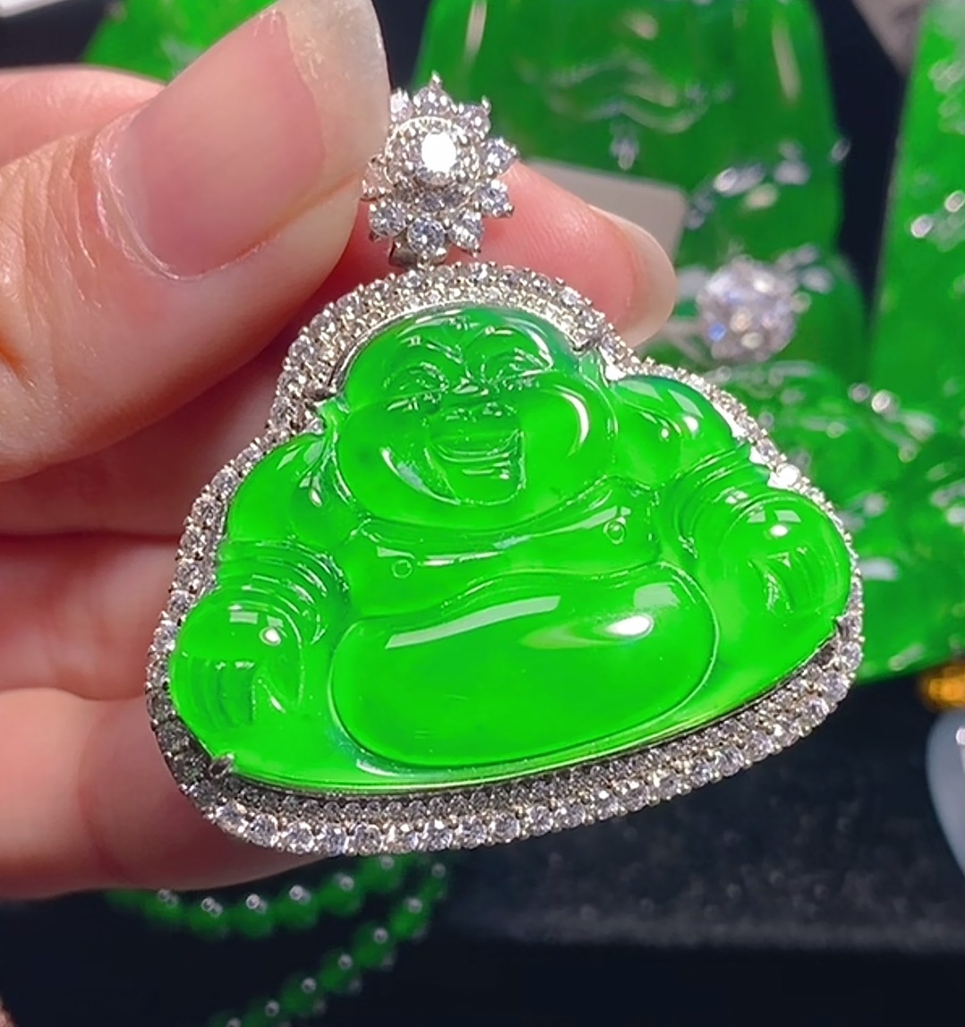 天然A货翡翠吊坠