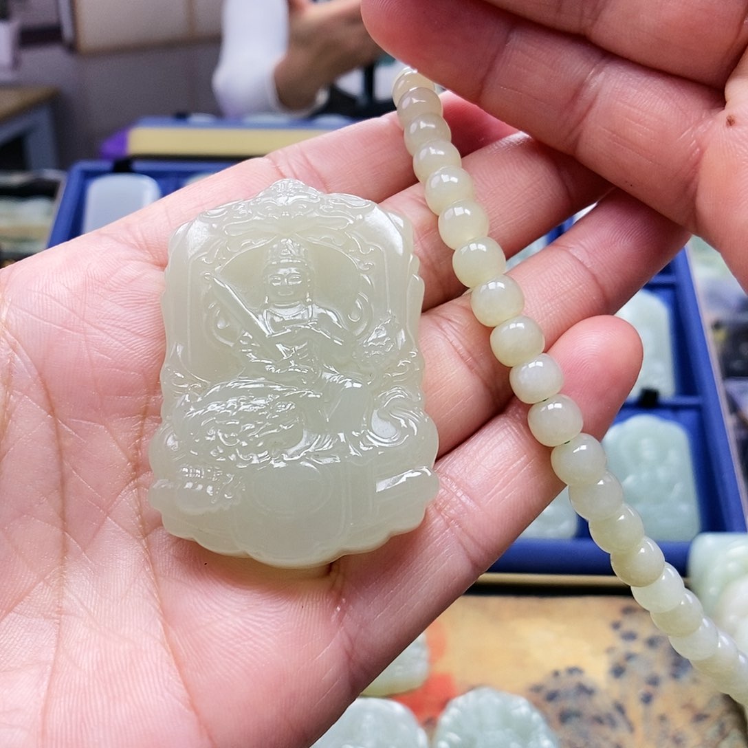 和田玉颈饰未镶嵌蒲****售