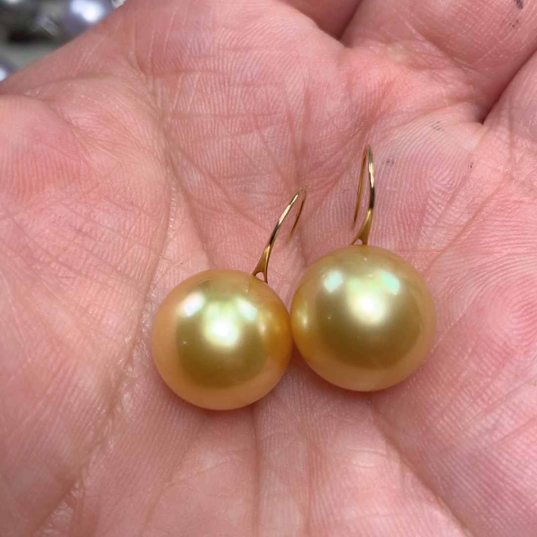 海水珍珠耳饰18K金镶嵌