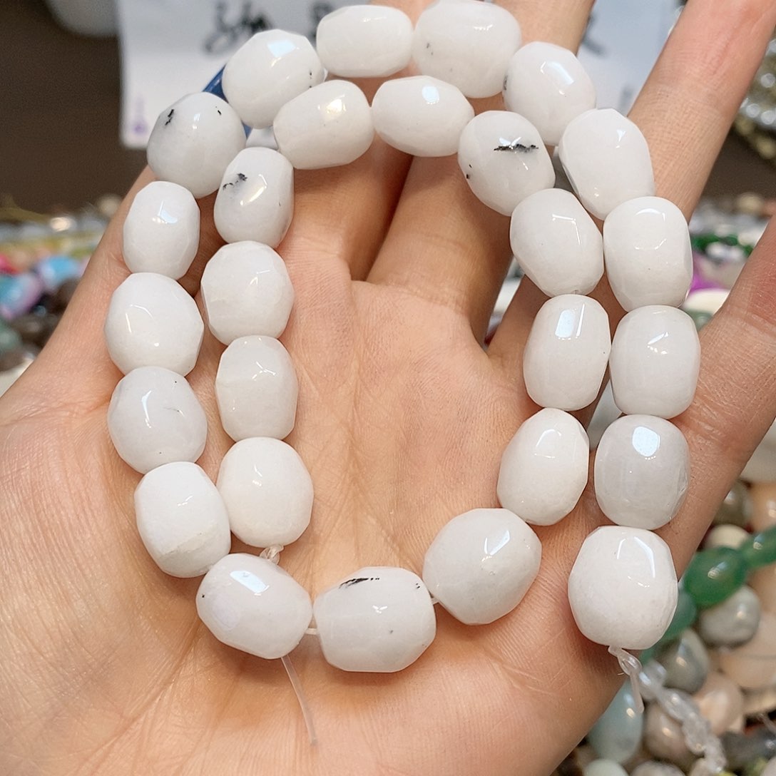 玛瑙/玉髓散珠白玉一条
