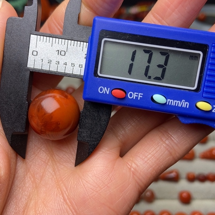 南红玛瑙配饰未镶嵌还***好