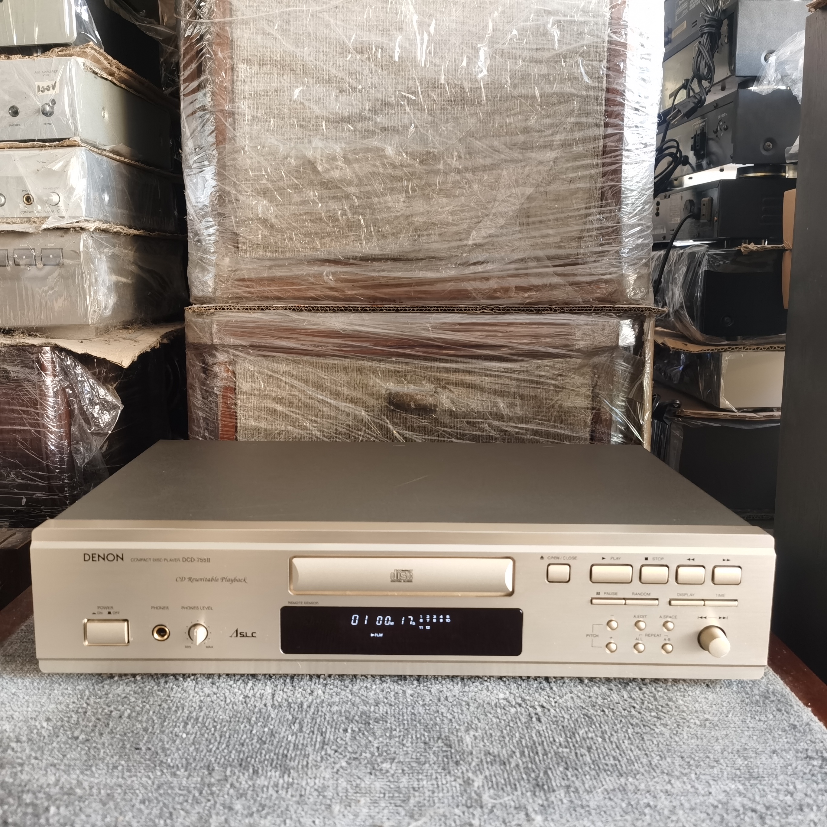 天龙CD机755II，使用220伏，不包邮，不支持七天无理由退换