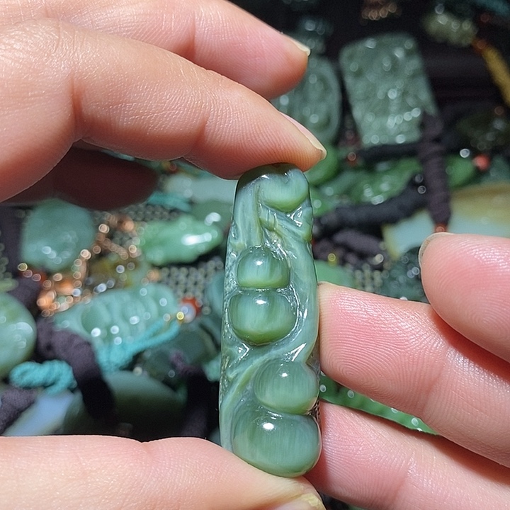 和田玉未镶嵌吊坠(不含链)