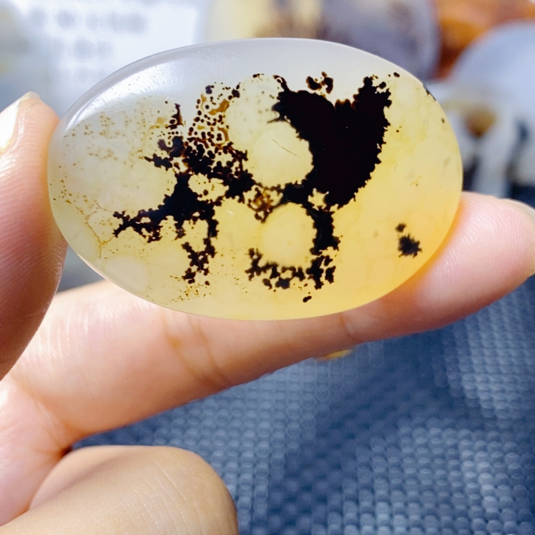 玛瑙/玉髓未镶嵌珠宝奇石