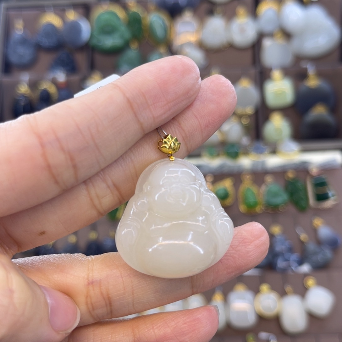 和田玉18K金镶嵌吊坠当