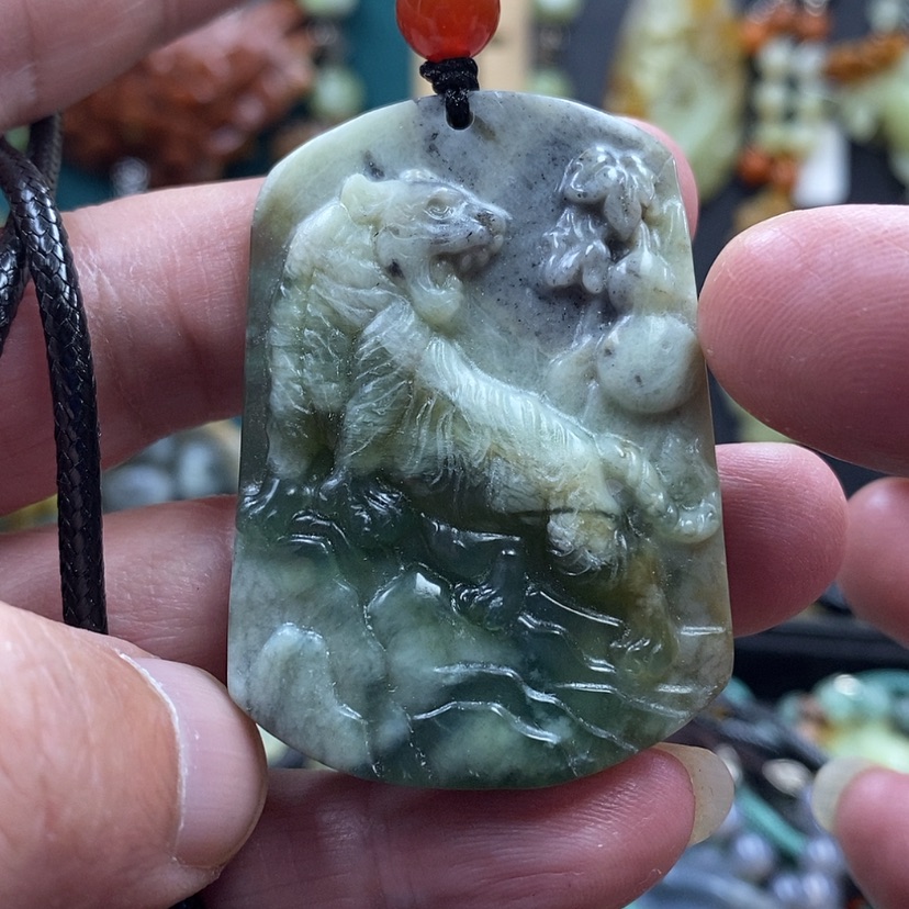 【闪购商品】蛇纹石玉吊坠未镶嵌