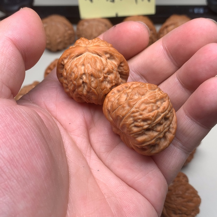 文玩核桃吊坠每****子白狮子