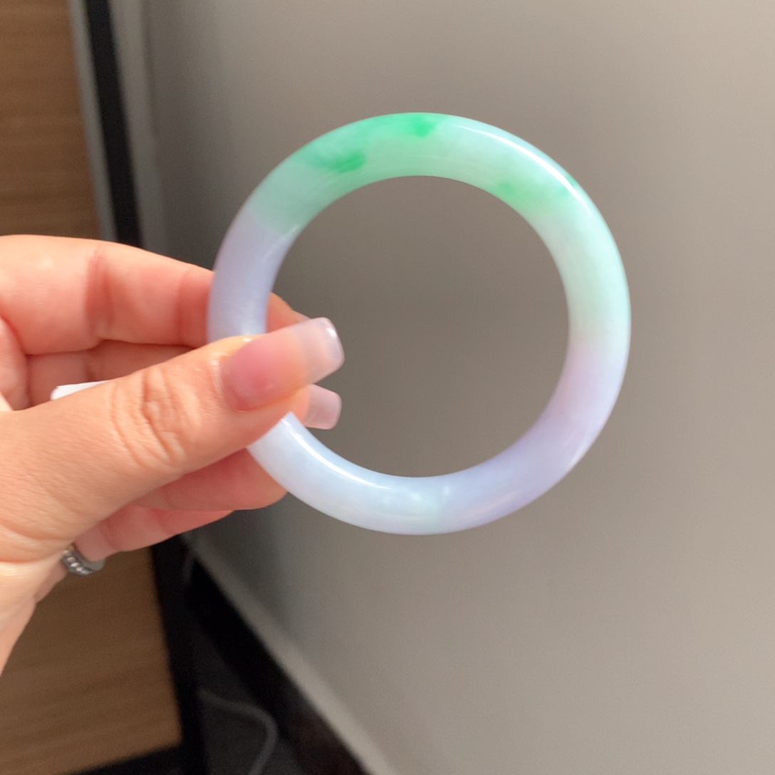 翡翠手镯未镶嵌6 55春带彩圆条