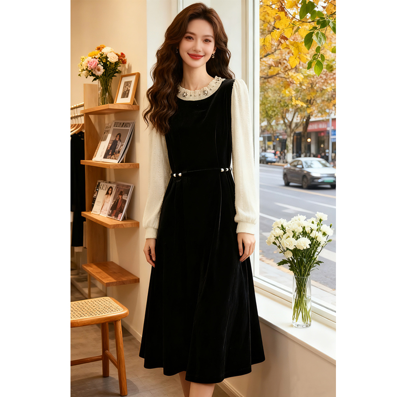 【现货】2025冬季法式赫本风收腰长裙显瘦假两件钉珠丝绒连衣裙8618