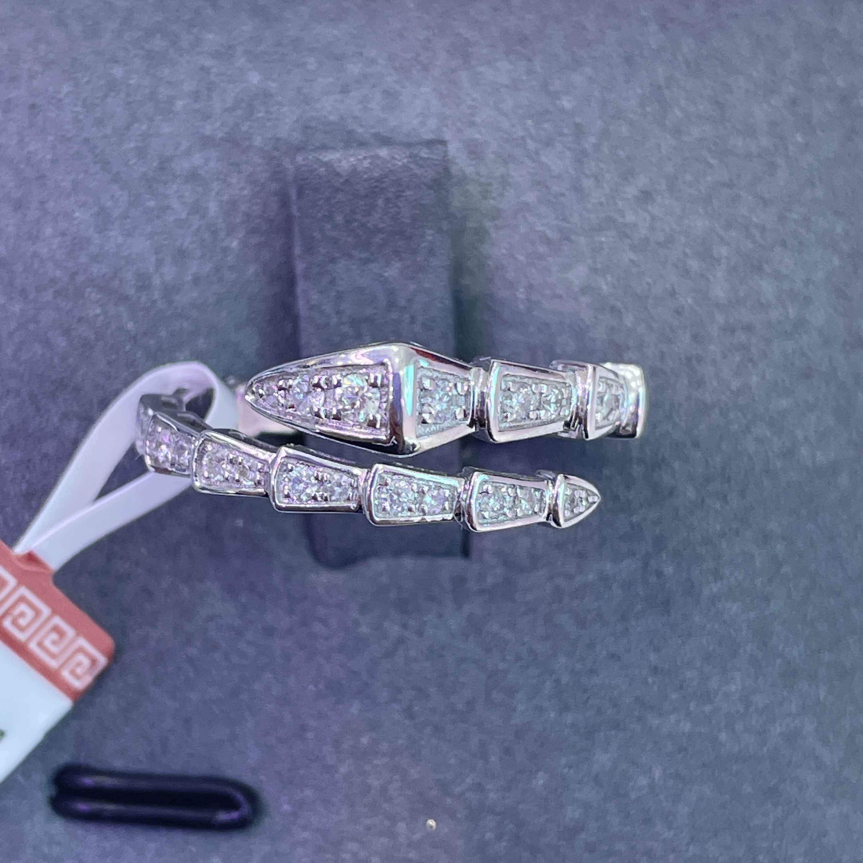 18K金镶嵌天然钻石戒指  主石约；0.50ct   14圈口