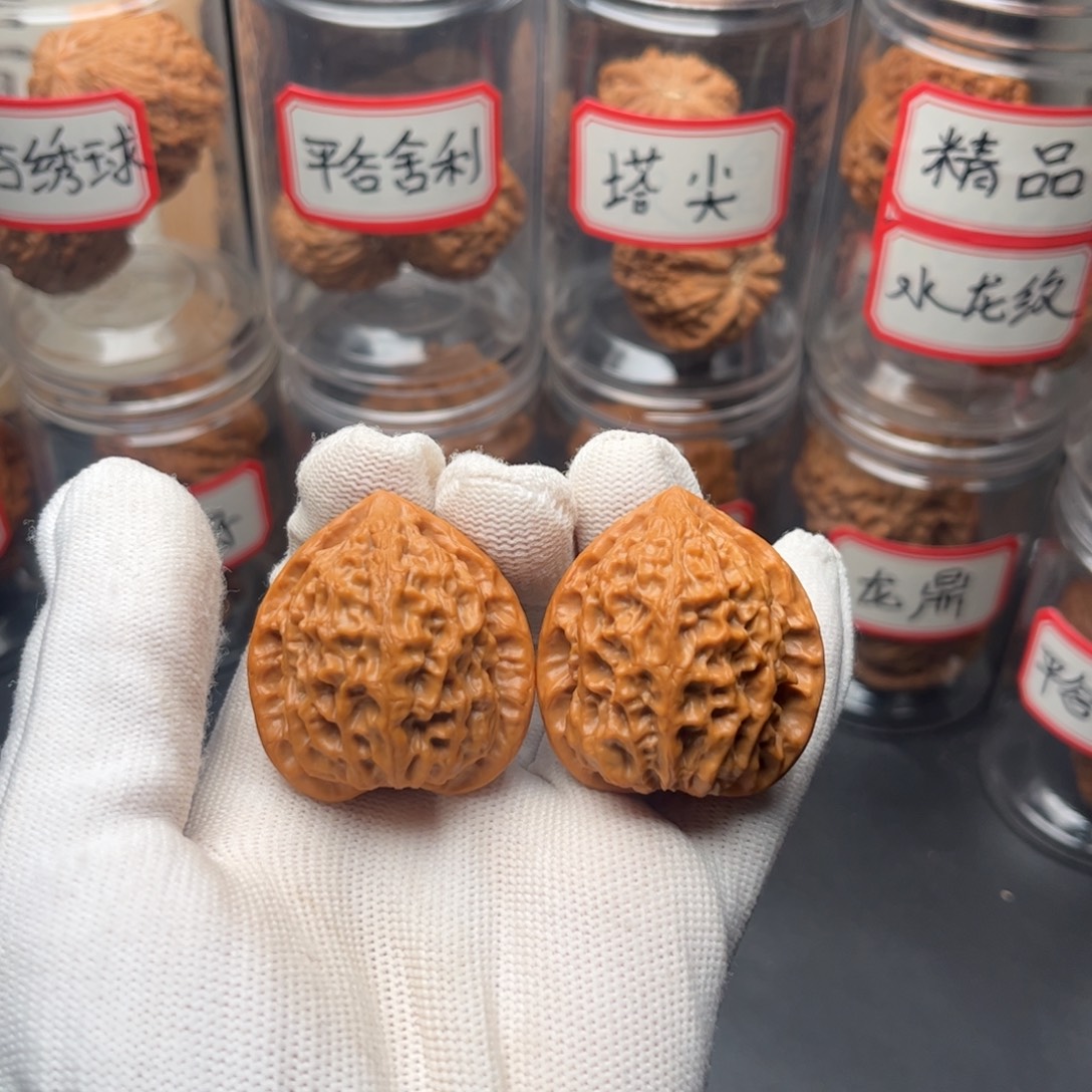 文玩核桃把件36小众金牛