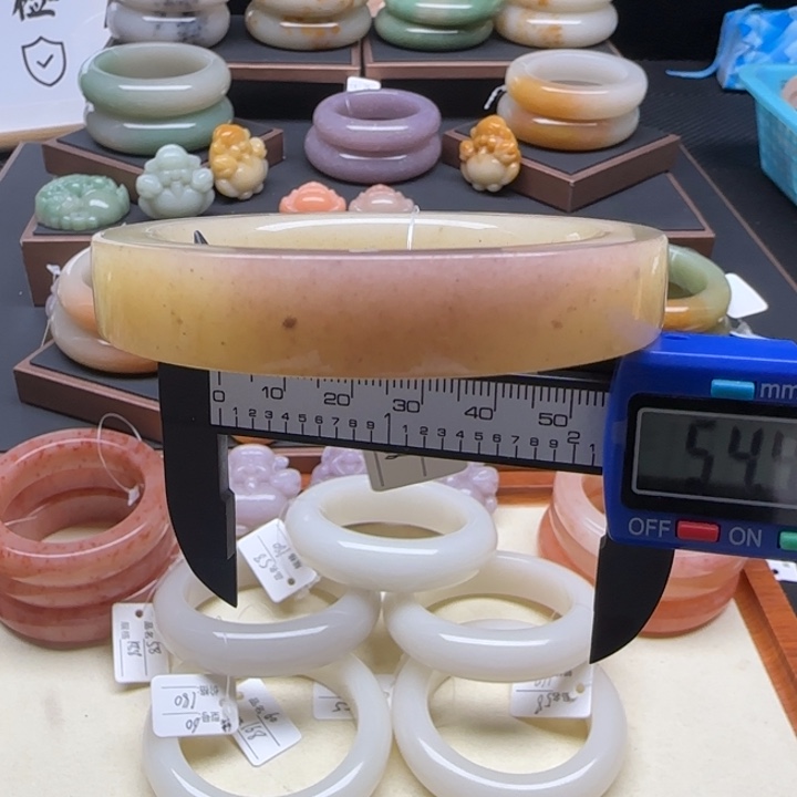 石英质玉未镶嵌手镯