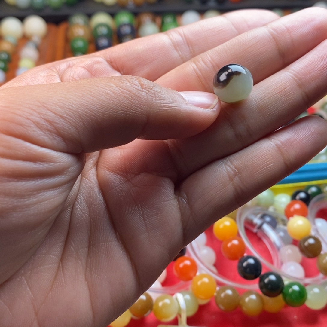 和田玉未镶嵌珠宝奇石卡12黑皮白肉y