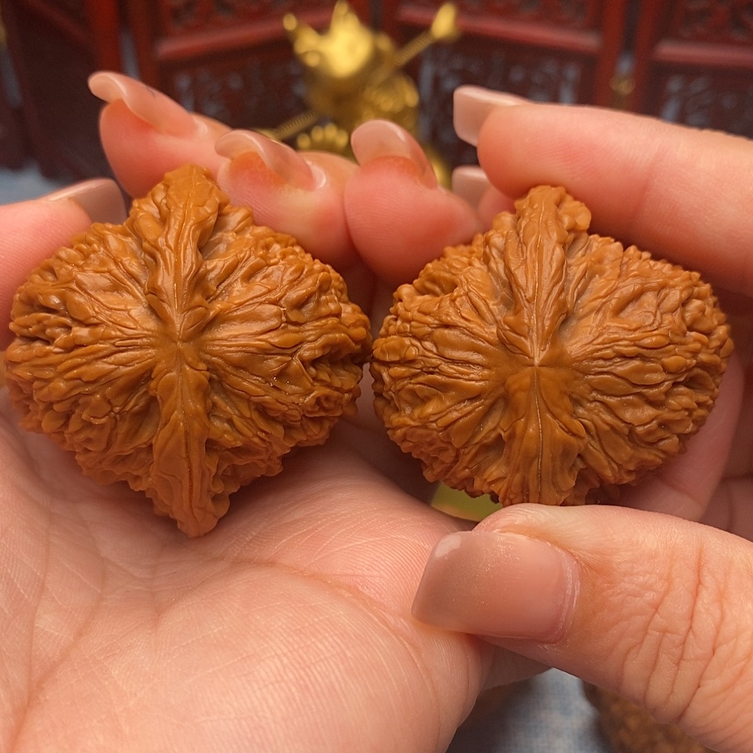 L***s文玩核桃把件45全南疆