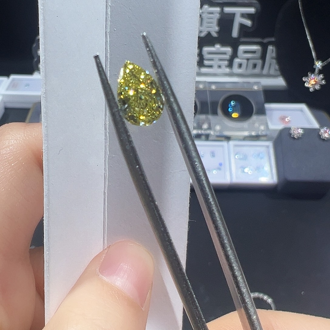 合成钻石裸石艳彩黄1.15ct水滴