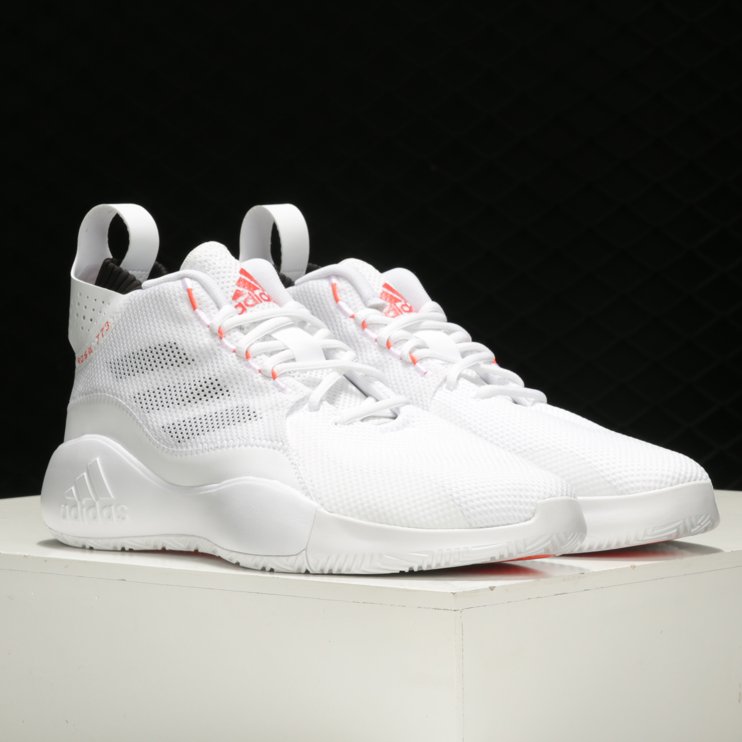 【微瑕慎拍】阿迪达斯773罗斯篮球鞋 FW8657-48(全新断码就一双)