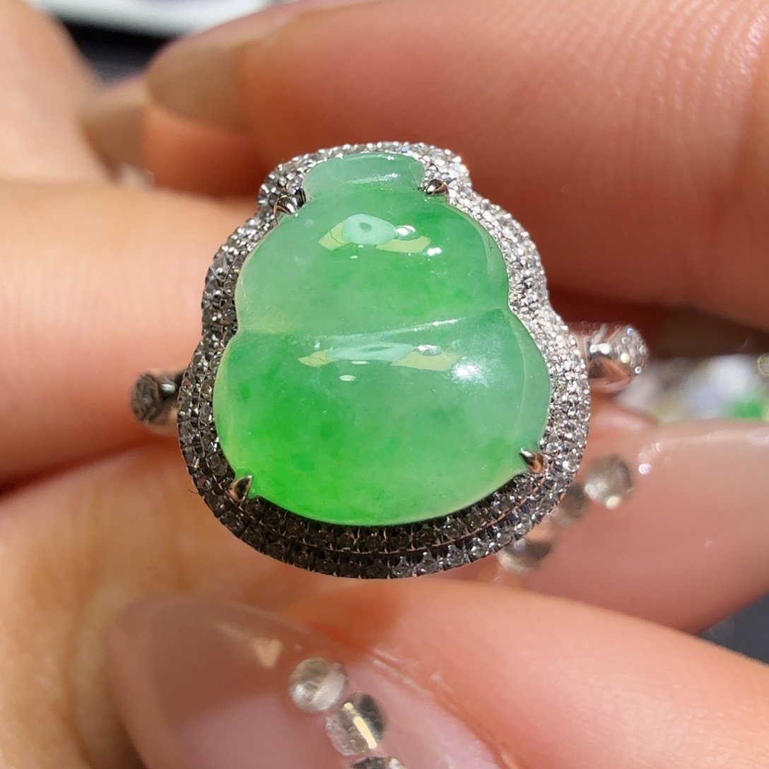 翡翠戒指18K金镶嵌翡翠