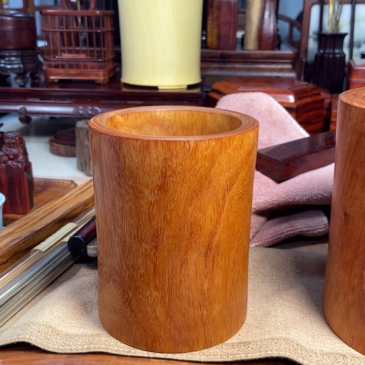 大果紫檀（缅甸花梨）笔筒