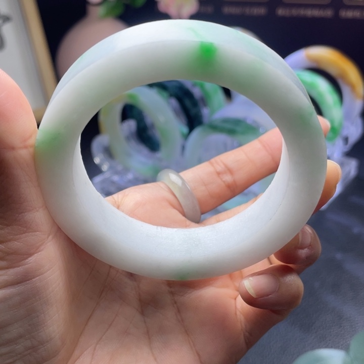 未镶嵌正圈定制翡翠白底青特价