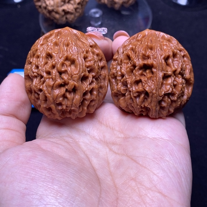 核桃把件41水龙纹已打底修234南疆石核桃