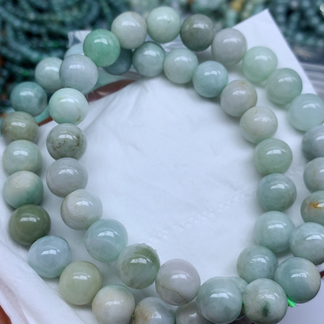 翡翠颈饰未镶嵌手串