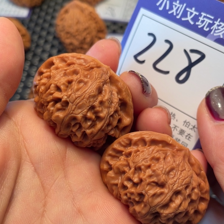 桃核把件42宫灯228。。。。。