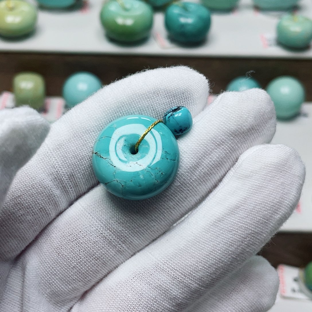 秋***高绿松石未镶嵌珠宝奇石