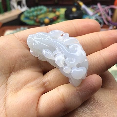 翡翠颈饰未镶嵌冰胶貔貅