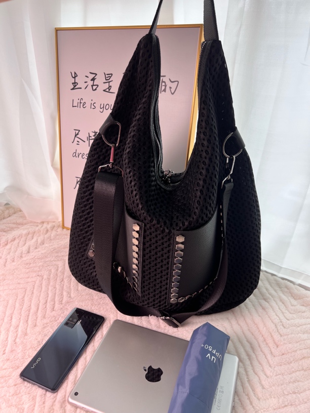 百搭百配骑士风潮酷风斜挎女包女士通勤风托特包暗黑风单肩包