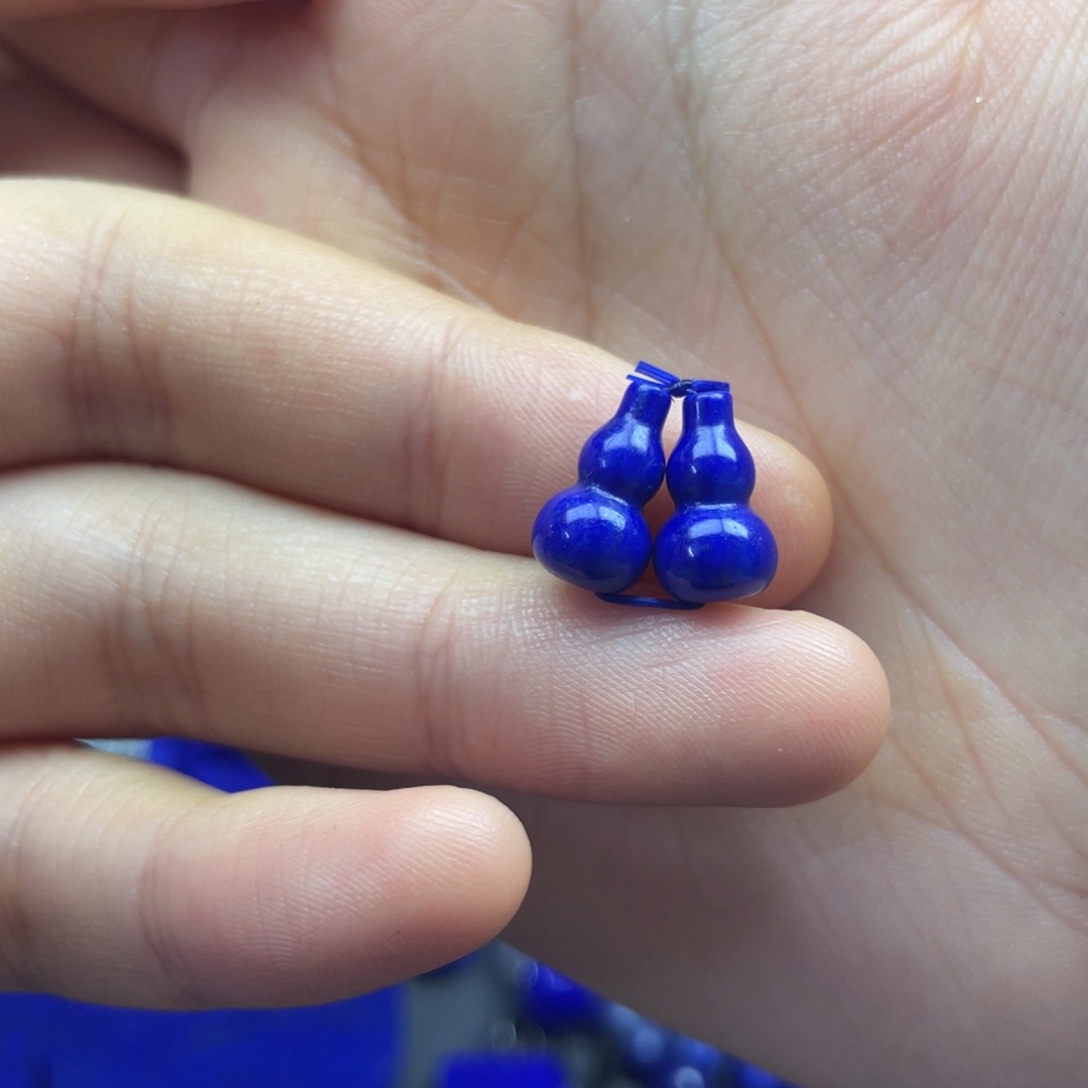 青金石未镶嵌小葫芦