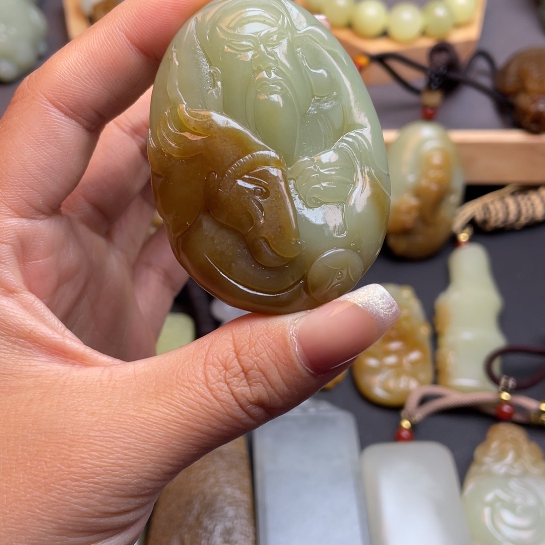 和田玉颈饰未镶嵌