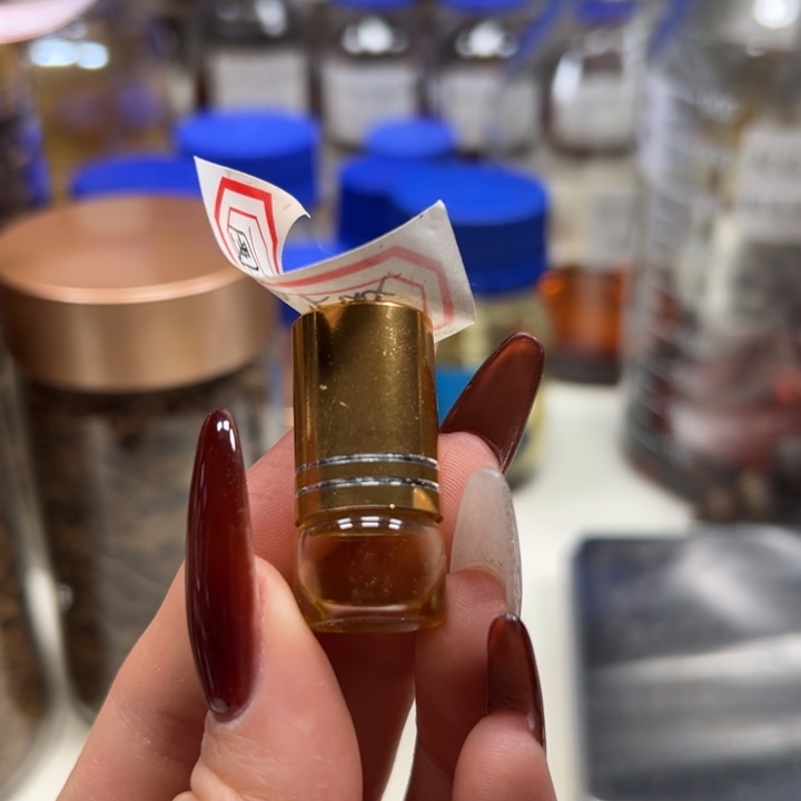 乐***乐沉香精油沉香精油