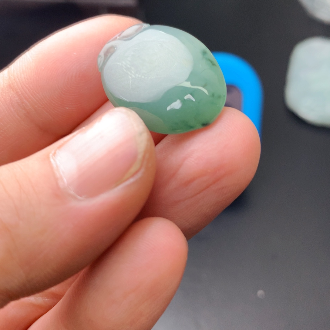 翡翠未镶嵌颈饰翡翠首饰和翡翠珠宝