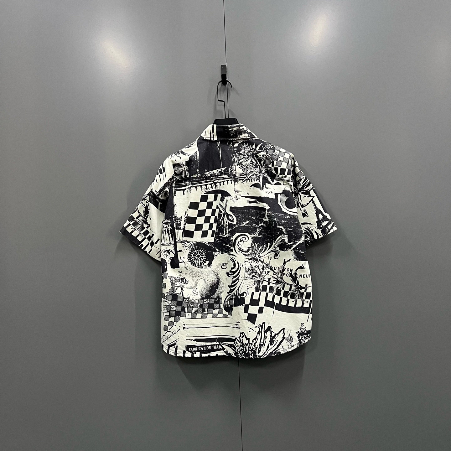 未使用 LouisVuitton/路易威登 j27黑白多元素满印短袖衬 020733