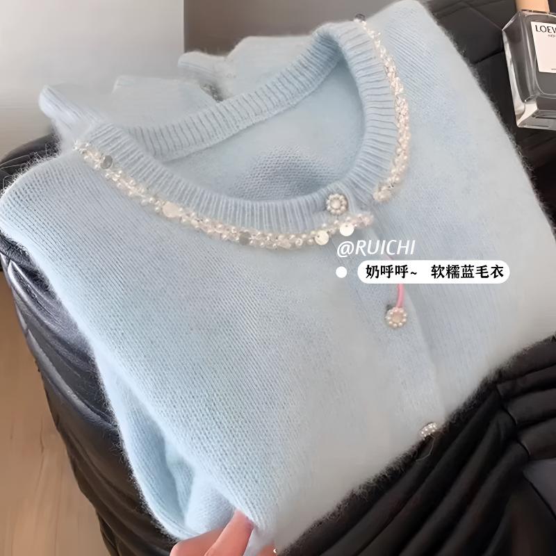 奶呼呼~软糯蓝色2025早秋新款珠珠装饰别致设计感针织开衫毛衣女