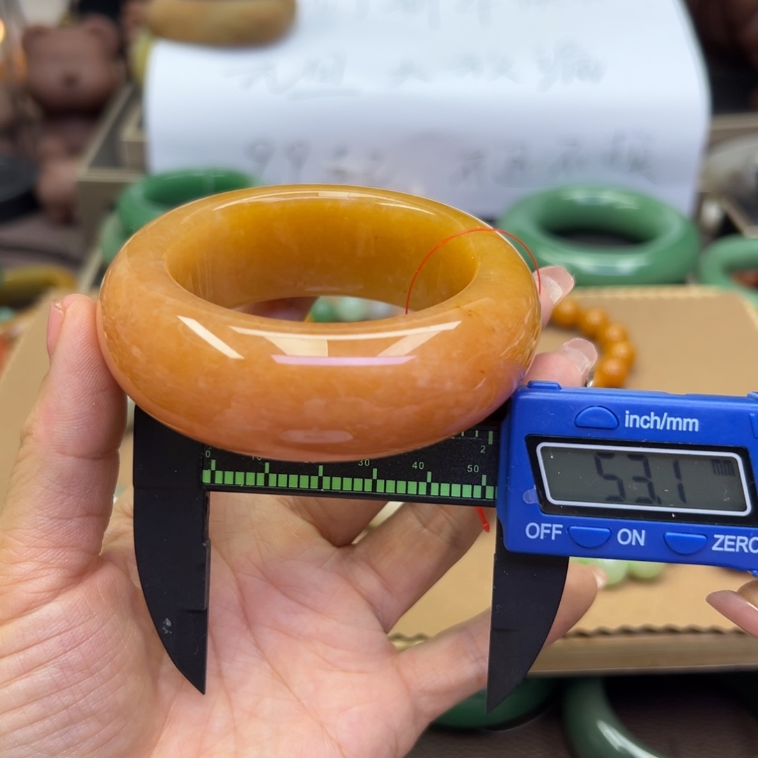 未镶嵌手镯石英岩玉