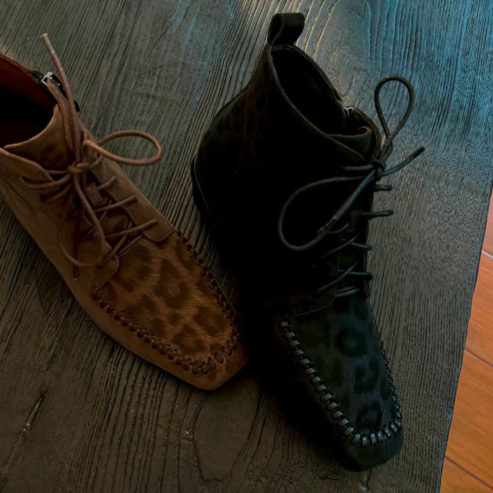 2026-5秋冬季短靴2025新款女鞋系带英伦风真皮方头豹纹粗跟百搭款