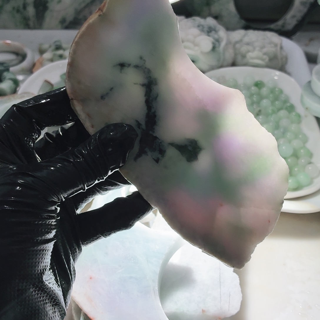 翡翠未镶嵌颈饰边角料