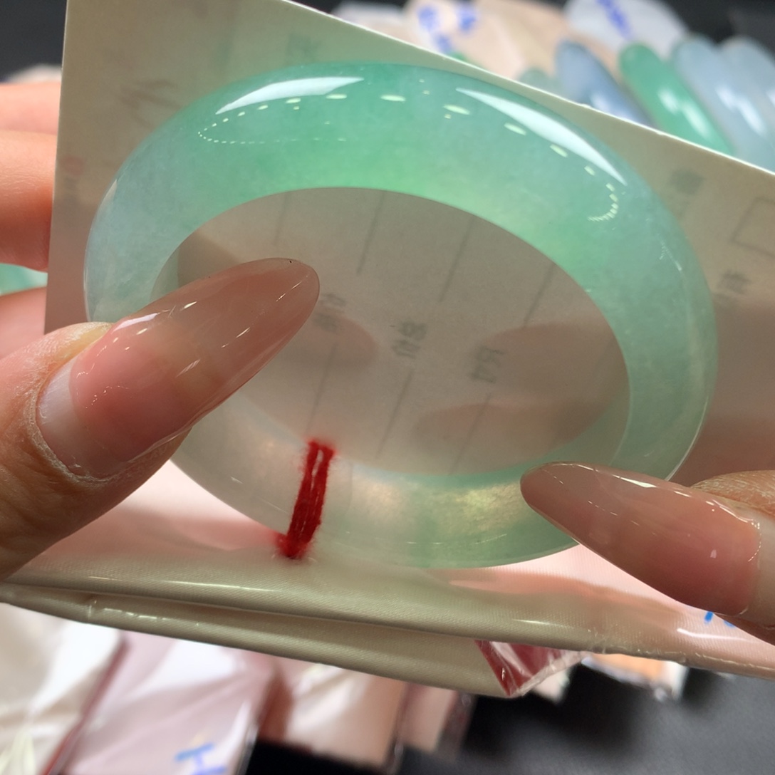 翡翠未镶嵌手镯51.4正圈