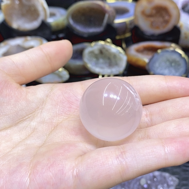 水晶珠宝半成品未镶嵌粉晶球