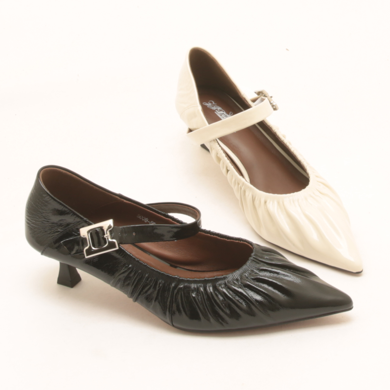 7308秋季新款法式真皮一字扣带中跟褶皱尖头法式玛丽珍女细跟单鞋