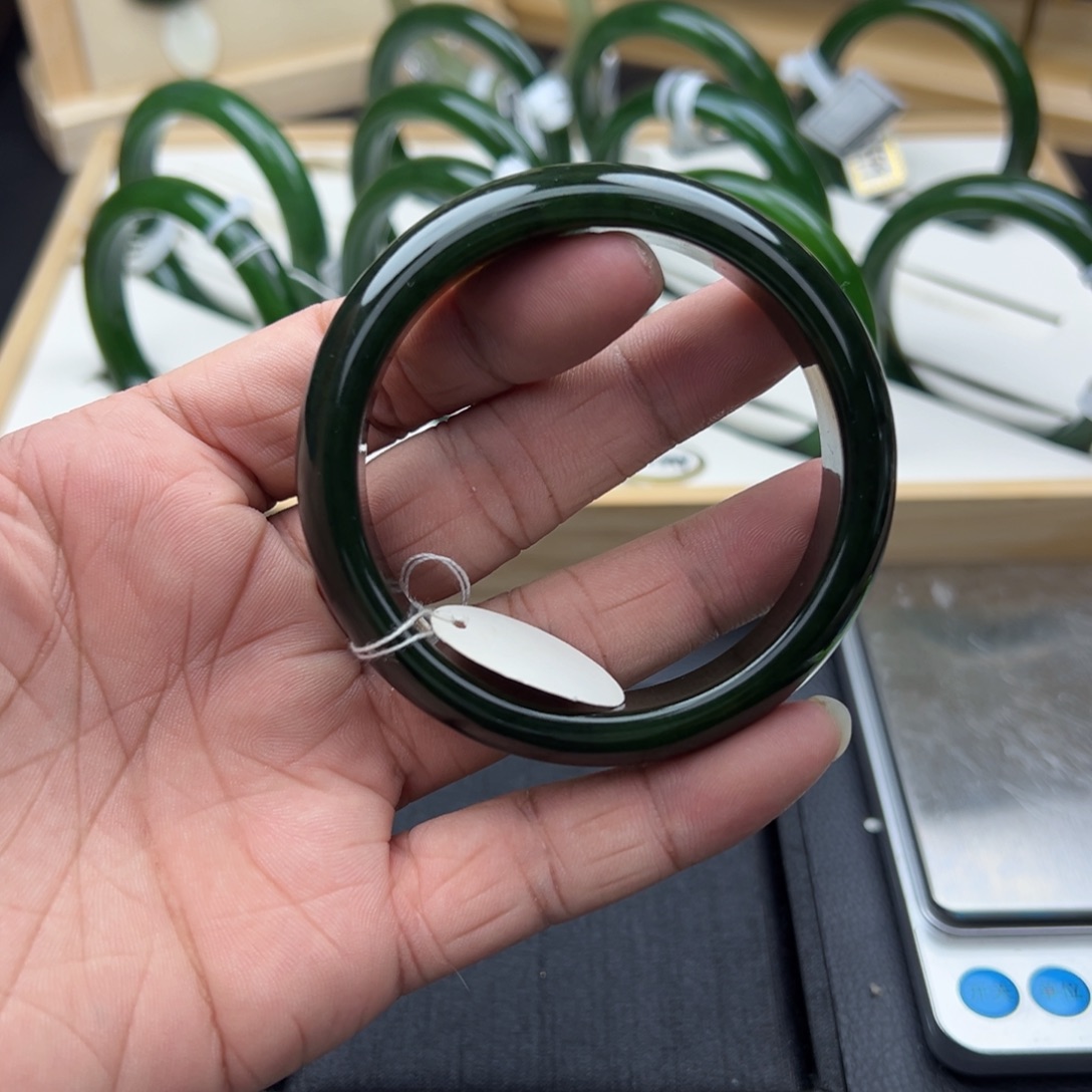 和田玉手镯未镶嵌58