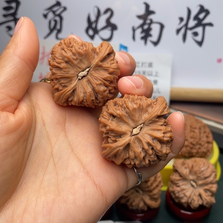 文玩核桃吊坠刘*42尺三角高炮