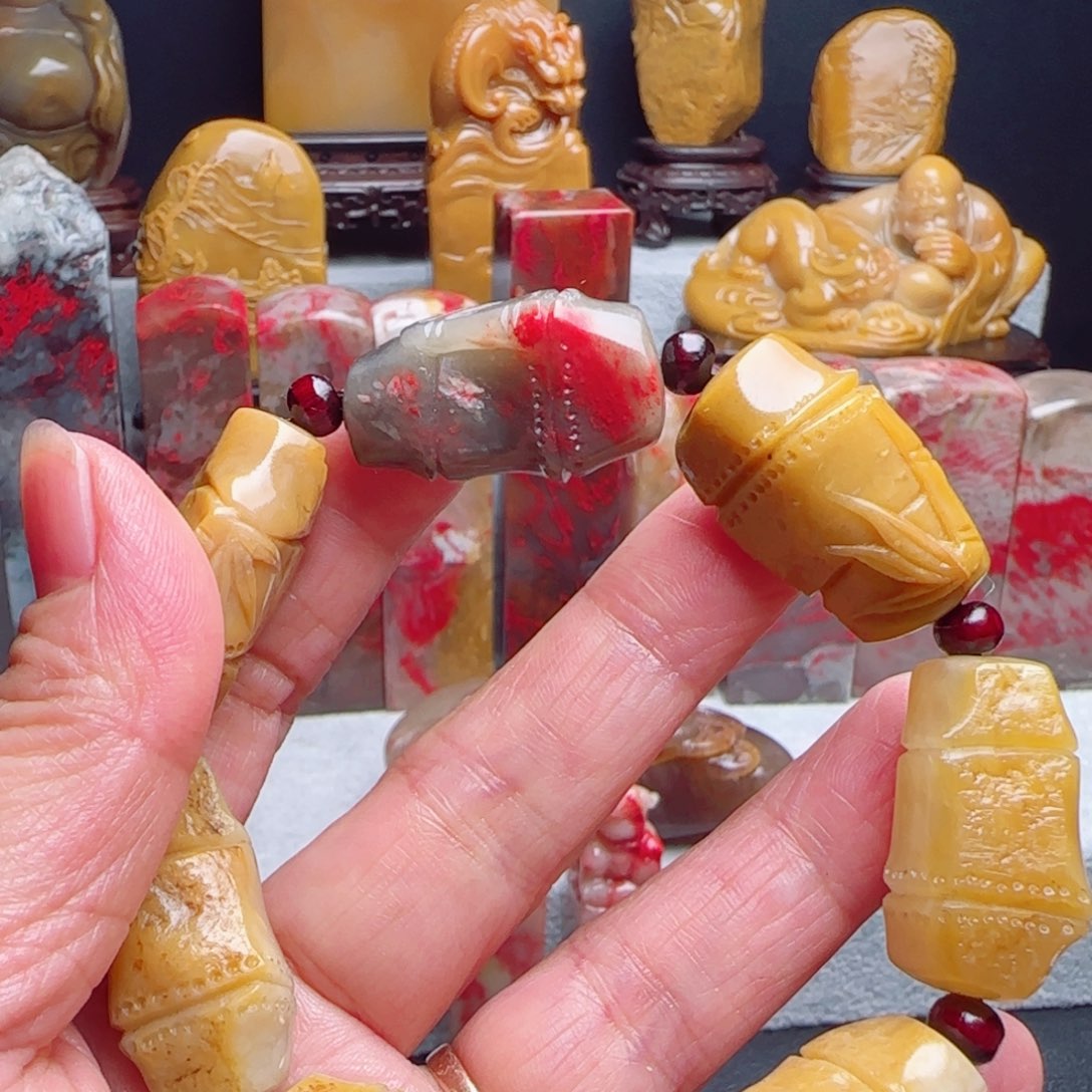 昌化石昌化鸡血石