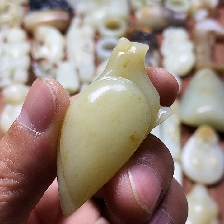 和田玉未镶嵌挂件