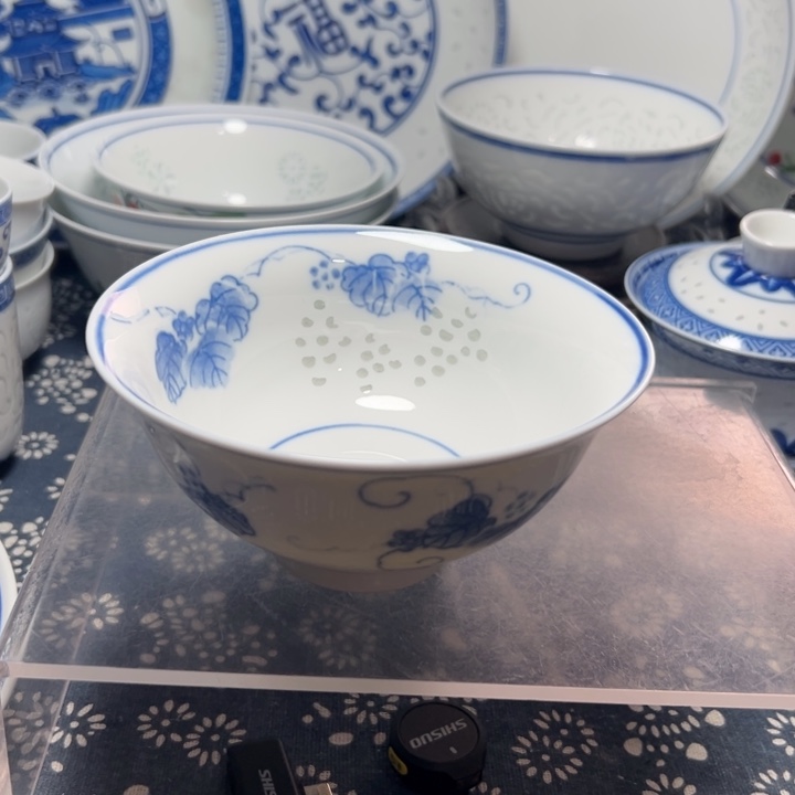 青花玲珑5寸葡萄饭碗